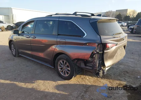 2021 Toyota Sienna Xle z USA, uszkodzony, nr VIN 5TDYRKEC7MS059895